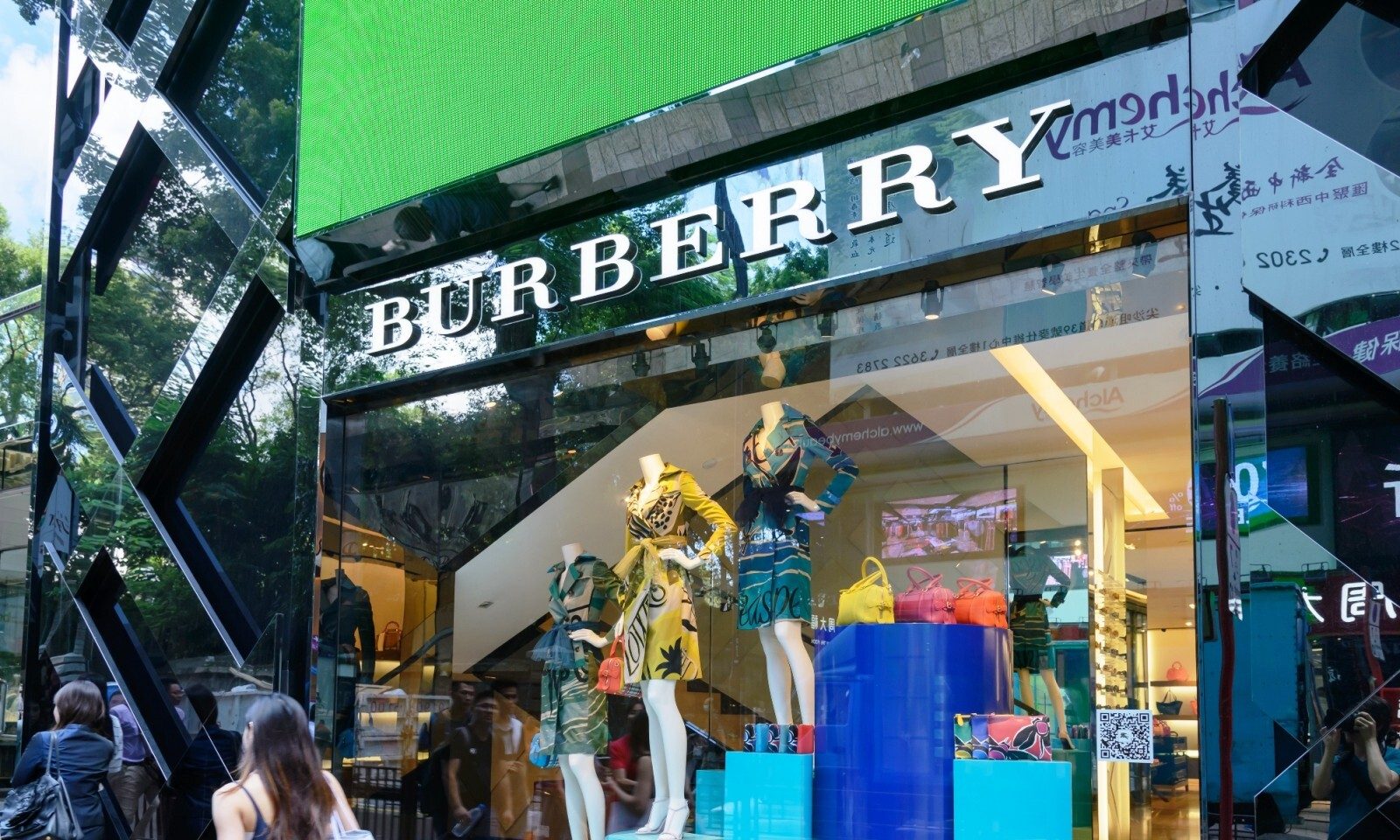 Burberry profit warning | Smart Currency Business