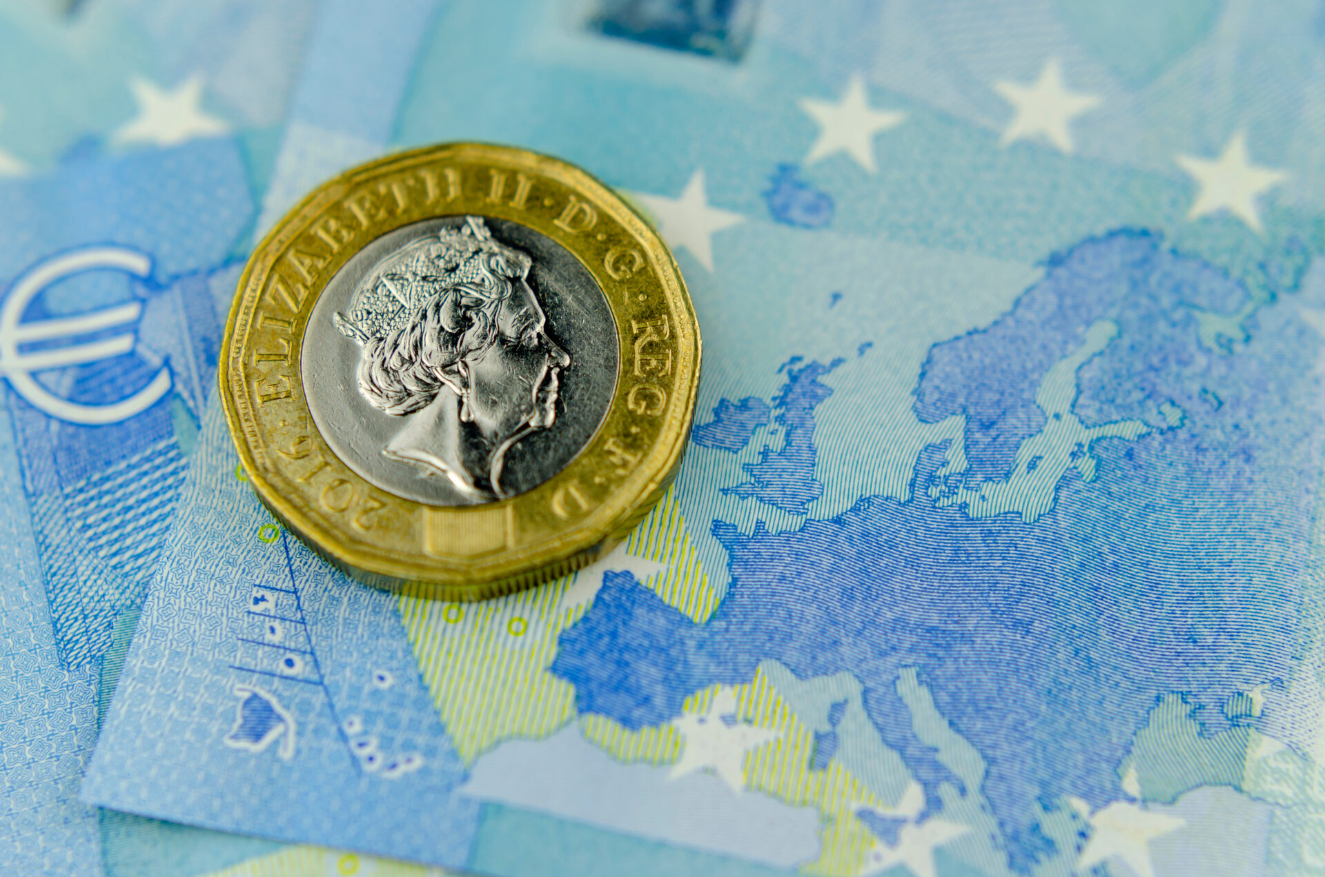 Euro in fightback despite UK jobs boost | Smart Currency Business