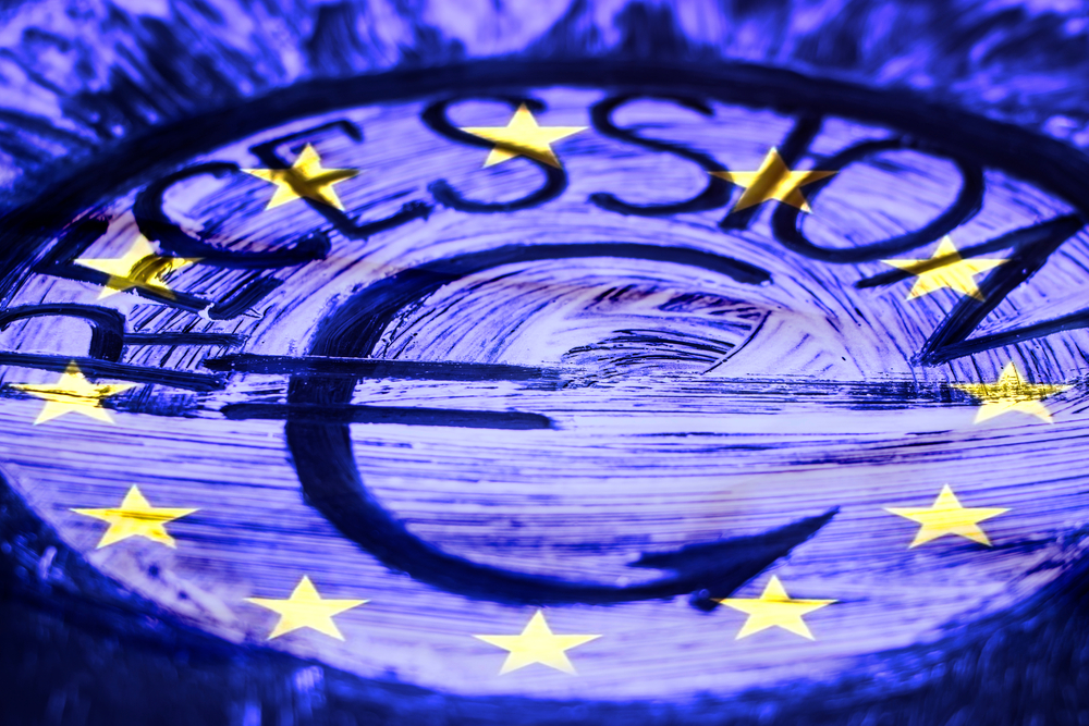 Euro climbs as ECB hints at recession