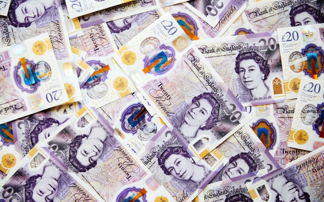 Pound stronger ahead of Bank Holiday