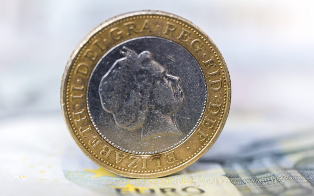 Sterling strong ahead of Bank of England speeches