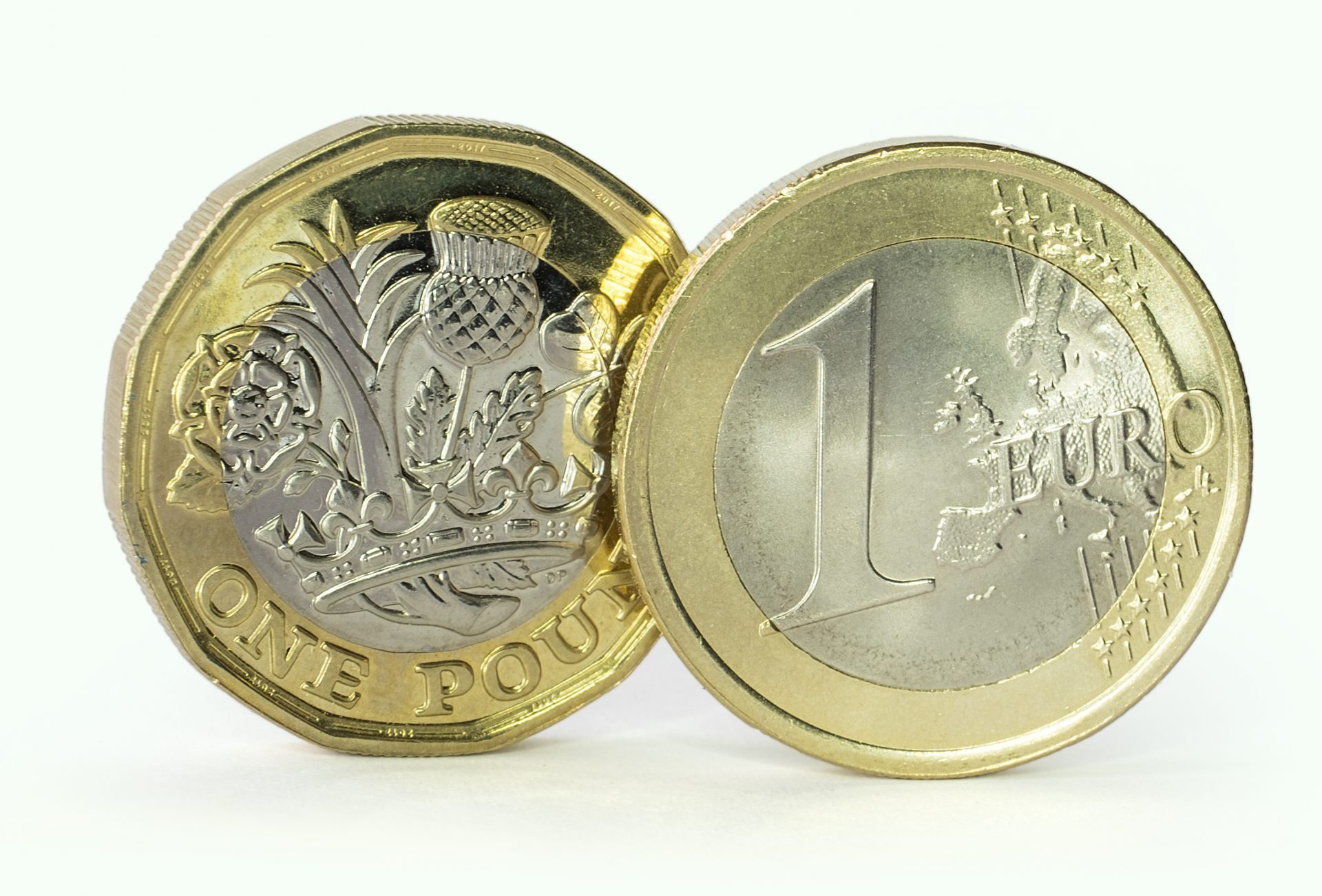 euro-and-sterling-in-sparkling-form-against-dollar-smart-currency